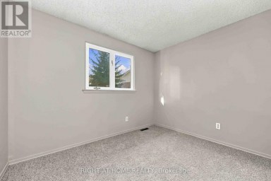 51 MAPLESTONE AVENUE Sarnia Ontario photo 16