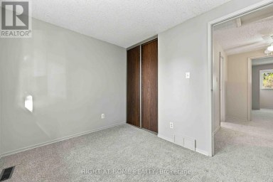 51 MAPLESTONE AVENUE Sarnia Ontario photo 17