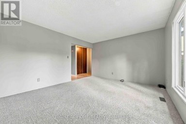 51 MAPLESTONE AVENUE Sarnia Ontario photo 6