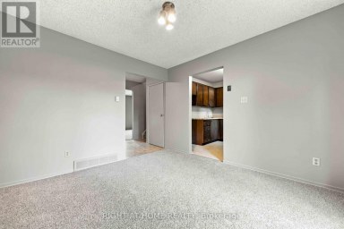 51 MAPLESTONE AVENUE Sarnia Ontario photo 8