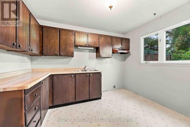 51 MAPLESTONE AVENUE Sarnia Ontario photo 9