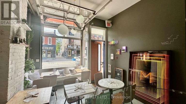 676 QUEEN STREET W, Toronto (Trinity-Bellwoods), Ontario, M6J1E5