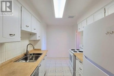 345 - 4005 DON MILLS ROAD Toronto (Hillcrest Village) Ontario photo 11