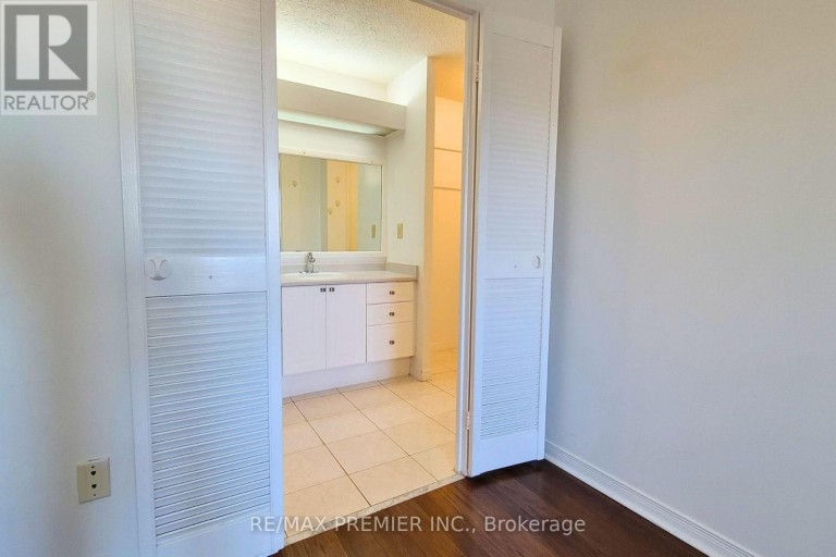 345 - 4005 DON MILLS ROAD, Toronto (Hillcrest Village), Ontario, M2H3J9