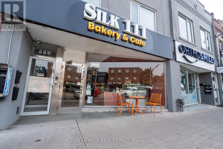 689 ST CLAIR AVENUE W, Toronto (Wychwood), Ontario, M6C1B2