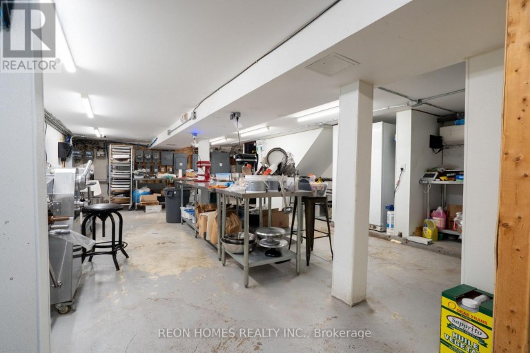 689 ST CLAIR AVENUE W, Toronto (Wychwood), Ontario, M6C1B2