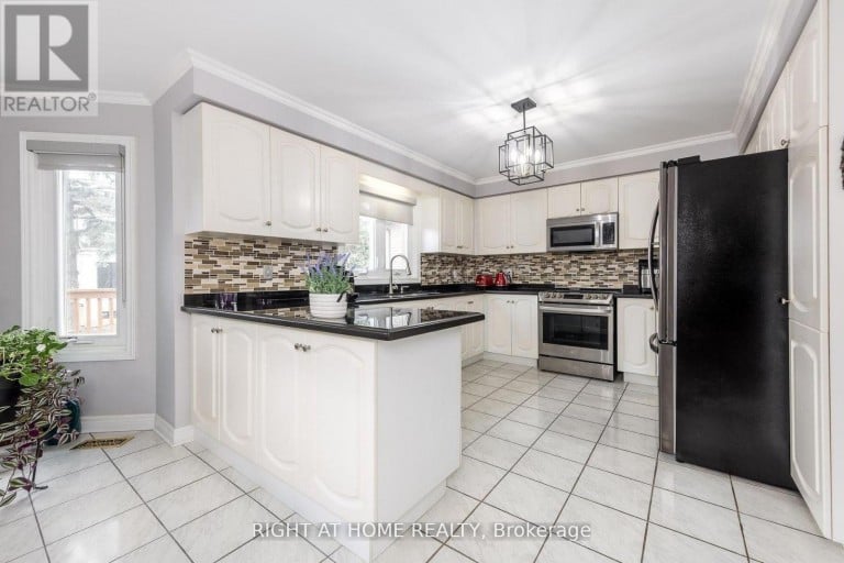 27 ADDISON STREET, Richmond Hill (North Richvale), Ontario, L4C9N1