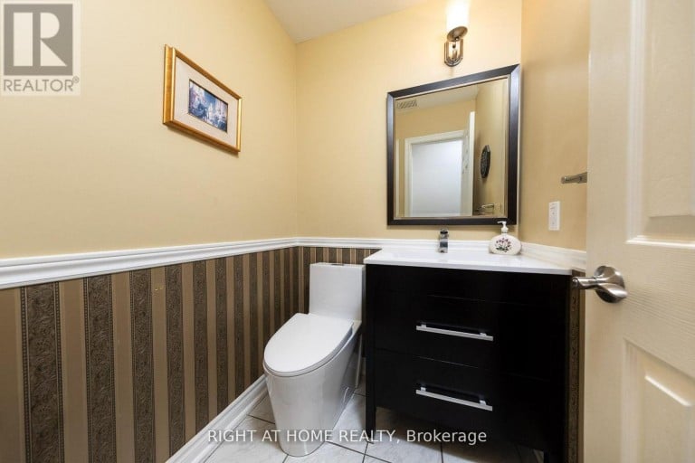 27 ADDISON STREET, Richmond Hill (North Richvale), Ontario, L4C9N1