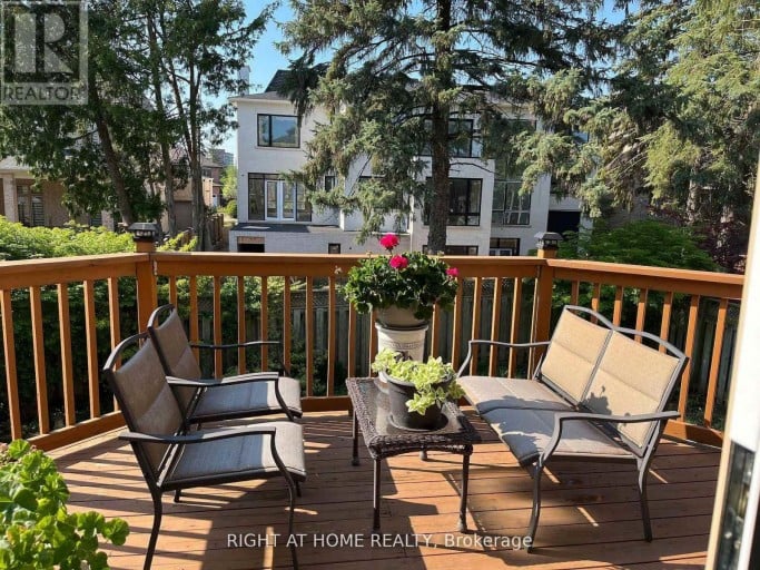 27 ADDISON STREET, Richmond Hill (North Richvale), Ontario, L4C9N1
