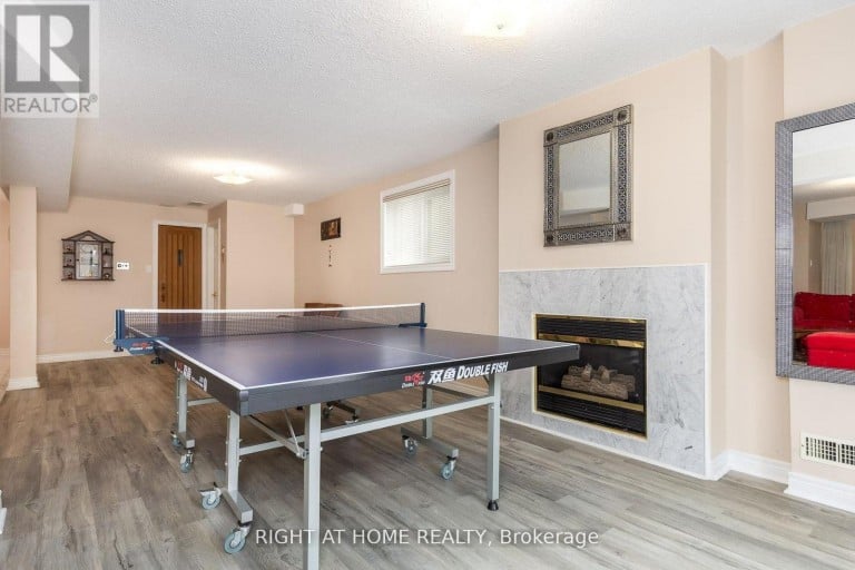27 ADDISON STREET, Richmond Hill (North Richvale), Ontario, L4C9N1