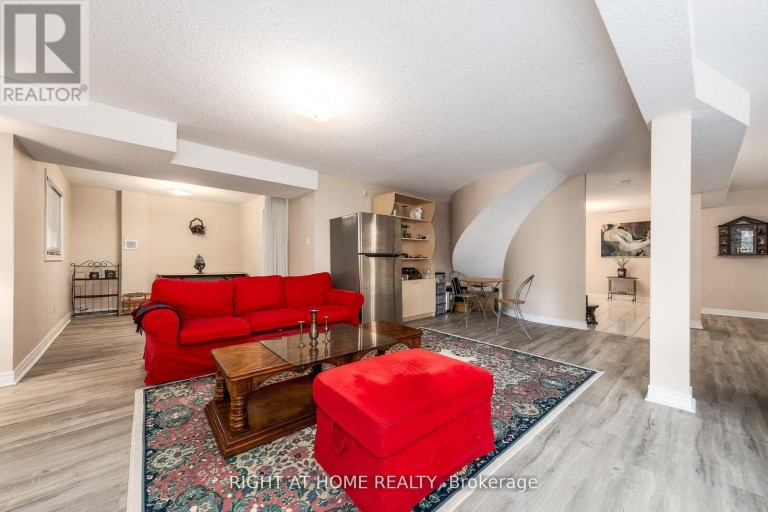 27 ADDISON STREET, Richmond Hill (North Richvale), Ontario, L4C9N1