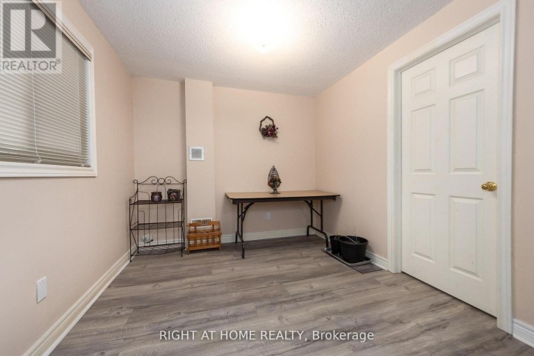 27 ADDISON STREET, Richmond Hill (North Richvale), Ontario, L4C9N1