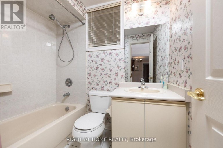 27 ADDISON STREET, Richmond Hill (North Richvale), Ontario, L4C9N1