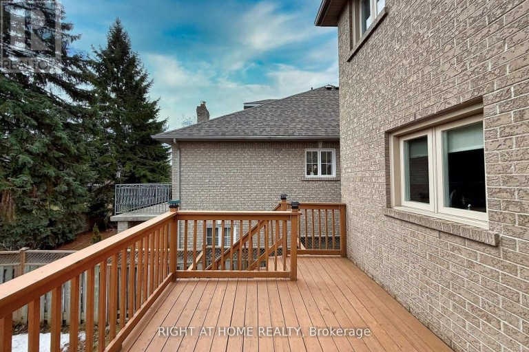 27 ADDISON STREET, Richmond Hill (North Richvale), Ontario, L4C9N1