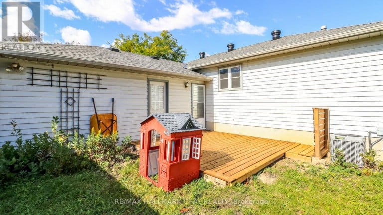 9 BRONTE CRESCENT, Barrie (Letitia Heights), Ontario, L4N5B8