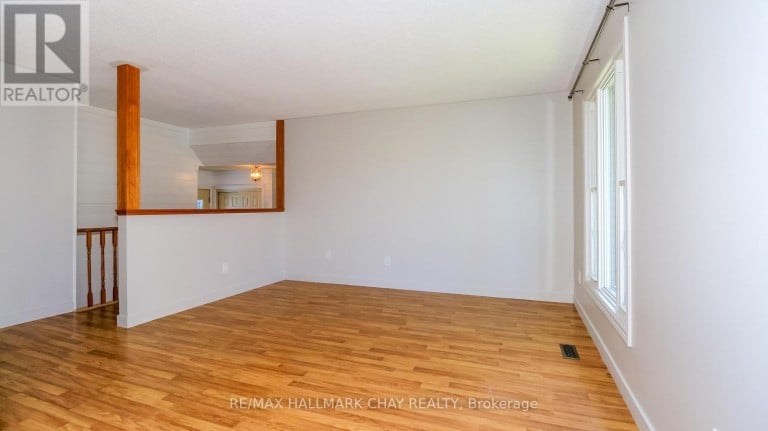 9 BRONTE CRESCENT, Barrie (Letitia Heights), Ontario, L4N5B8