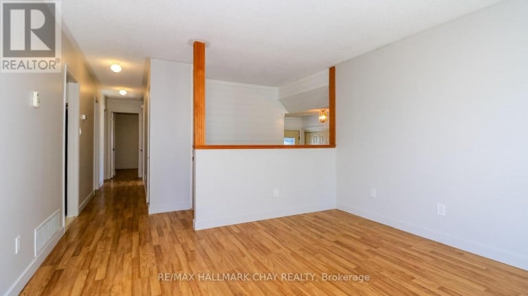 9 BRONTE CRESCENT, Barrie (Letitia Heights), Ontario, L4N5B8