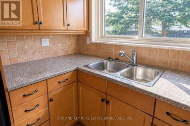 40 - 825 DUNDALK DRIVE London South (South Q) Ontario photo 10