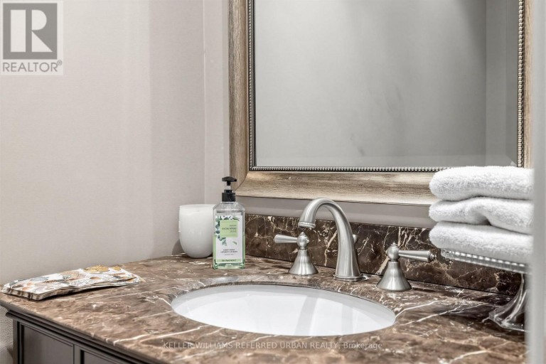 124 ABBEYWOOD TRAIL, Toronto (Banbury-Don Mills), Ontario, M3B3B5