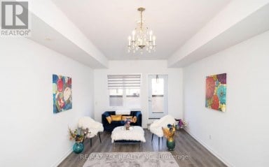 105 - 3686 ST CLAIR AVENUE E Toronto (Cliffcrest) Ontario photo 2
