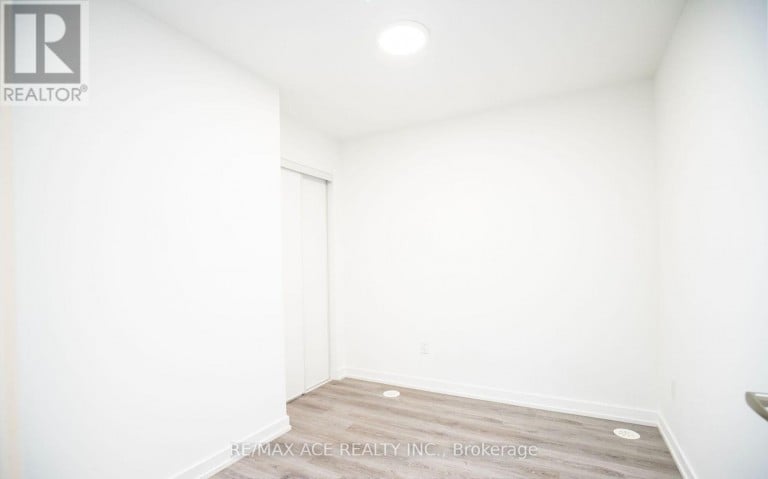 105 - 3686 ST CLAIR AVENUE E, Toronto (Cliffcrest), Ontario, M1M0E4