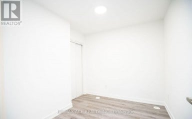 105 - 3686 ST CLAIR AVENUE E Toronto (Cliffcrest) Ontario photo 5