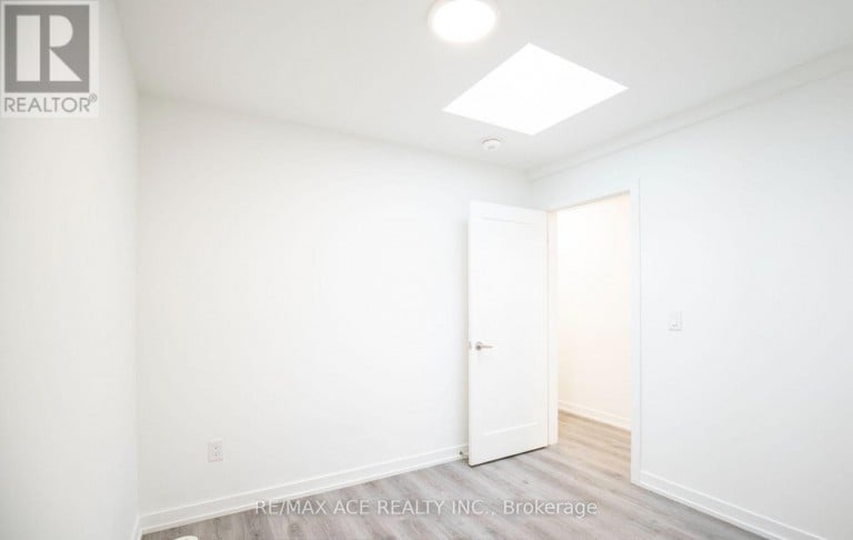 105 - 3686 ST CLAIR AVENUE E, Toronto (Cliffcrest), Ontario, M1M0E4
