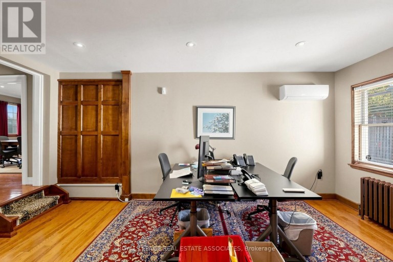 298 LAKESHORE ROAD E, Mississauga (Port Credit), Ontario, L5G1H2