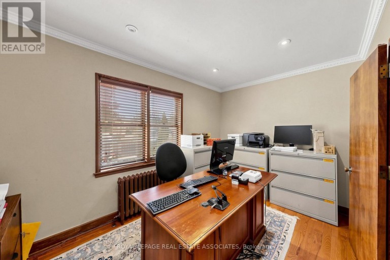 298 LAKESHORE ROAD E, Mississauga (Port Credit), Ontario, L5G1H2