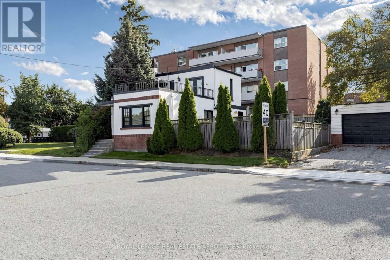 298 LAKESHORE ROAD E, Mississauga (Port Credit), Ontario, L5G1H2