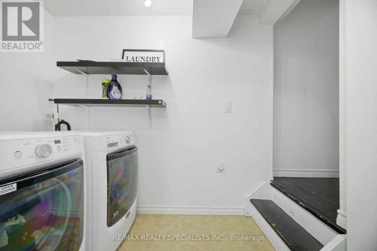 30 PASSFIELD TRAIL, Brampton (Bram East), Ontario, L6P1T8