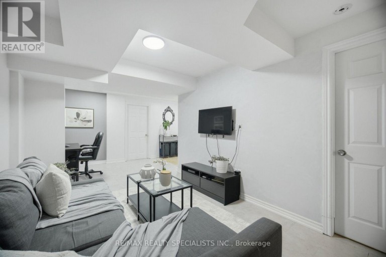30 PASSFIELD TRAIL, Brampton (Bram East), Ontario, L6P1T8