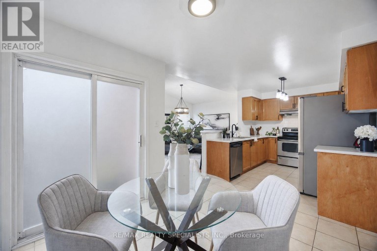 30 PASSFIELD TRAIL, Brampton (Bram East), Ontario, L6P1T8