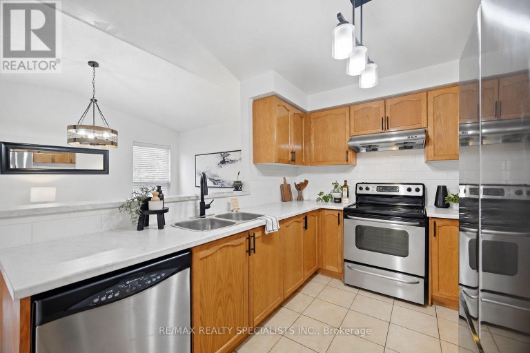 30 PASSFIELD TRAIL, Brampton (Bram East), Ontario, L6P1T8