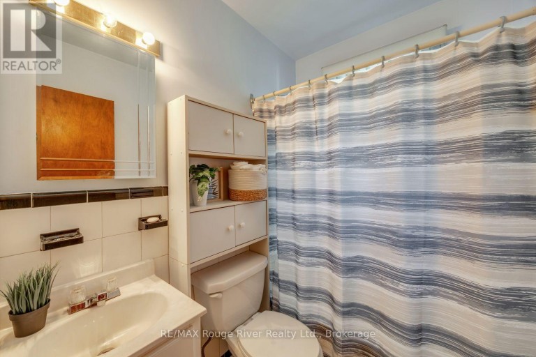 287 GUELPH STREET, Oshawa (Donevan), Ontario, L1H6J3