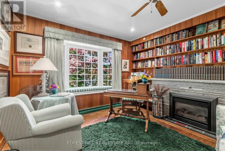4 ABRAMS PLACE, Toronto (St. Andrew-Windfields), Ontario, M2L1W8