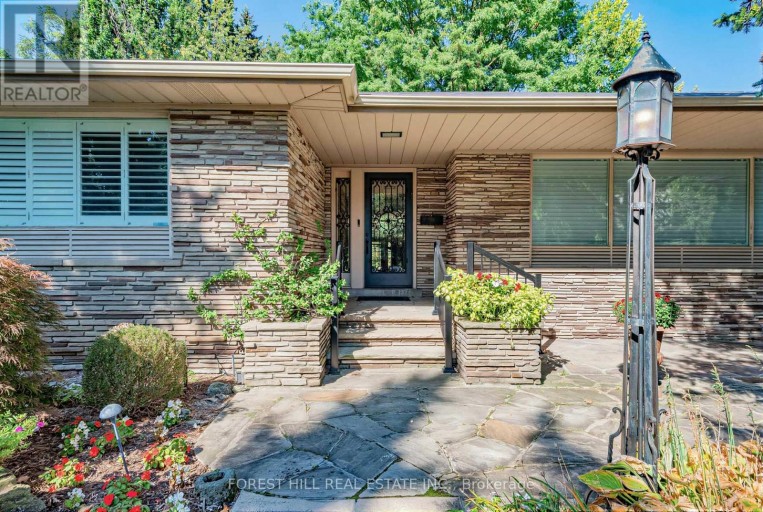 4 ABRAMS PLACE, Toronto (St. Andrew-Windfields), Ontario, M2L1W8