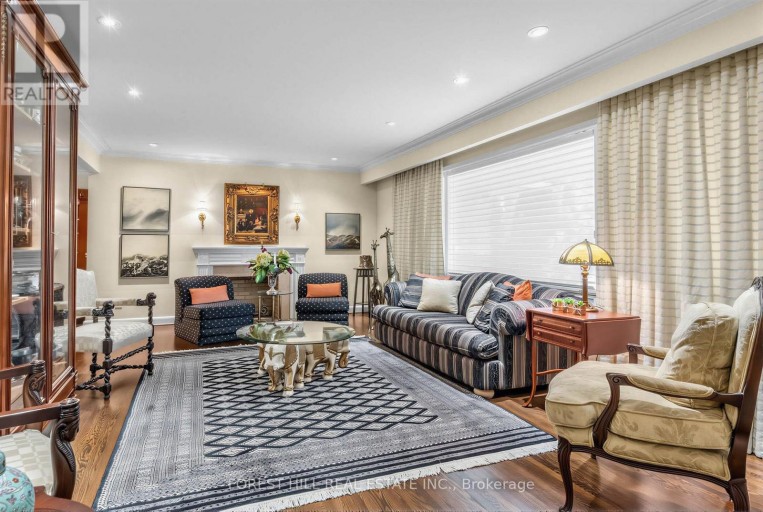 4 ABRAMS PLACE, Toronto (St. Andrew-Windfields), Ontario, M2L1W8
