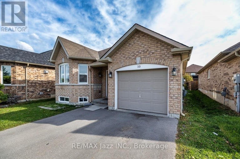 10 MILNER COURT, Kawartha Lakes (Lindsay), Ontario, K9V0L2