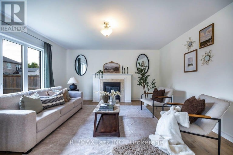 10 MILNER COURT, Kawartha Lakes (Lindsay), Ontario, K9V0L2