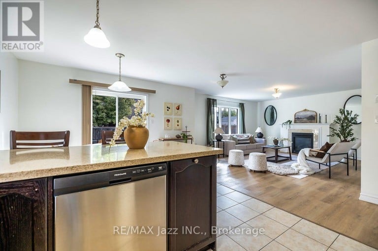 10 MILNER COURT, Kawartha Lakes (Lindsay), Ontario, K9V0L2