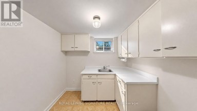 35 FLORENS AVENUE Toronto (Clairlea-Birchmount) Ontario photo 20