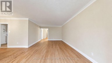 35 FLORENS AVENUE Toronto (Clairlea-Birchmount) Ontario photo 4