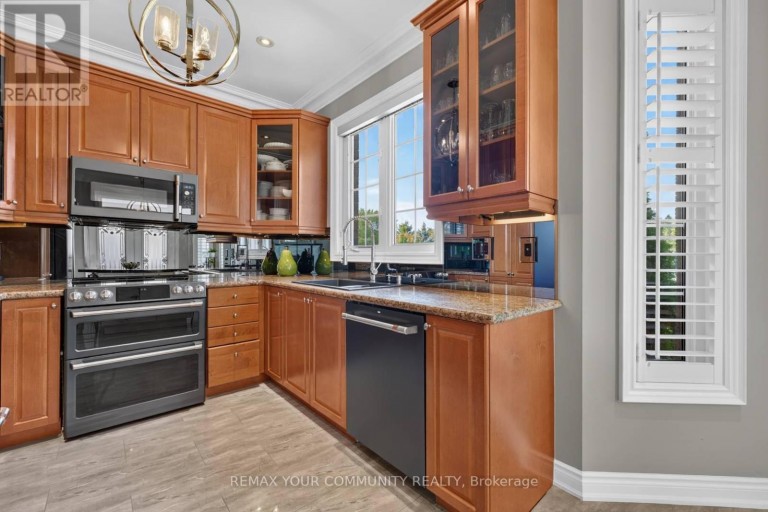 38 DIMARINO DRIVE, Vaughan (Patterson), Ontario, L6A0E8