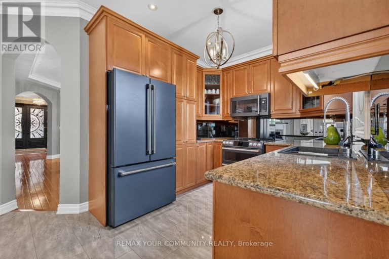 38 DIMARINO DRIVE, Vaughan (Patterson), Ontario, L6A0E8
