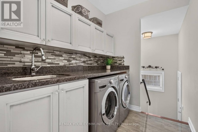 38 DIMARINO DRIVE, Vaughan (Patterson), Ontario, L6A0E8