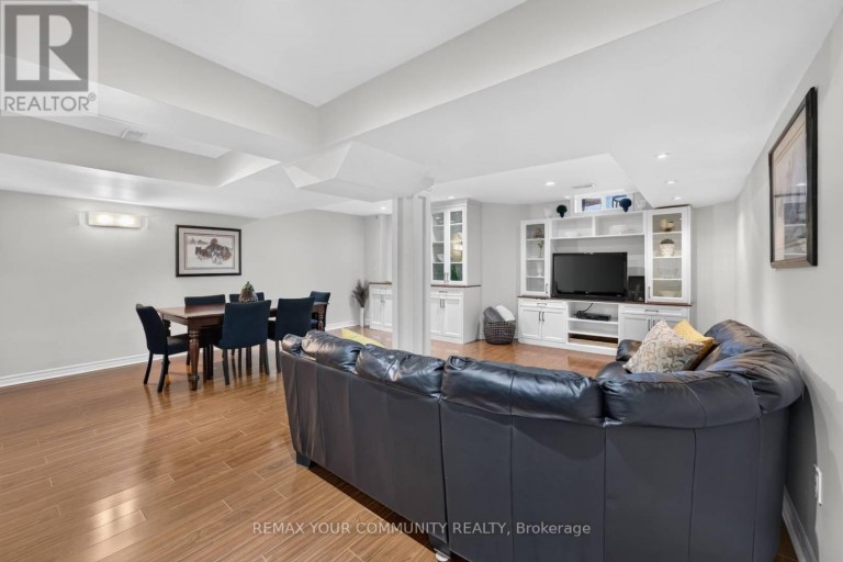 38 DIMARINO DRIVE, Vaughan (Patterson), Ontario, L6A0E8