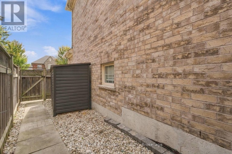 38 DIMARINO DRIVE, Vaughan (Patterson), Ontario, L6A0E8