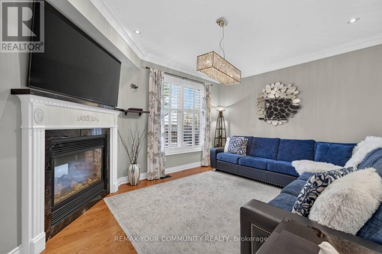 38 DIMARINO DRIVE, Vaughan (Patterson), Ontario, L6A0E8