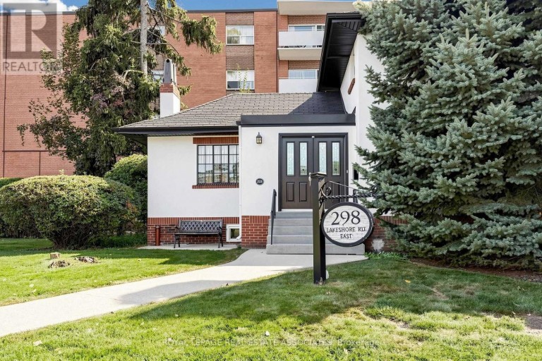 298 LAKESHORE ROAD E, Mississauga (Port Credit), Ontario, L5G1H2
